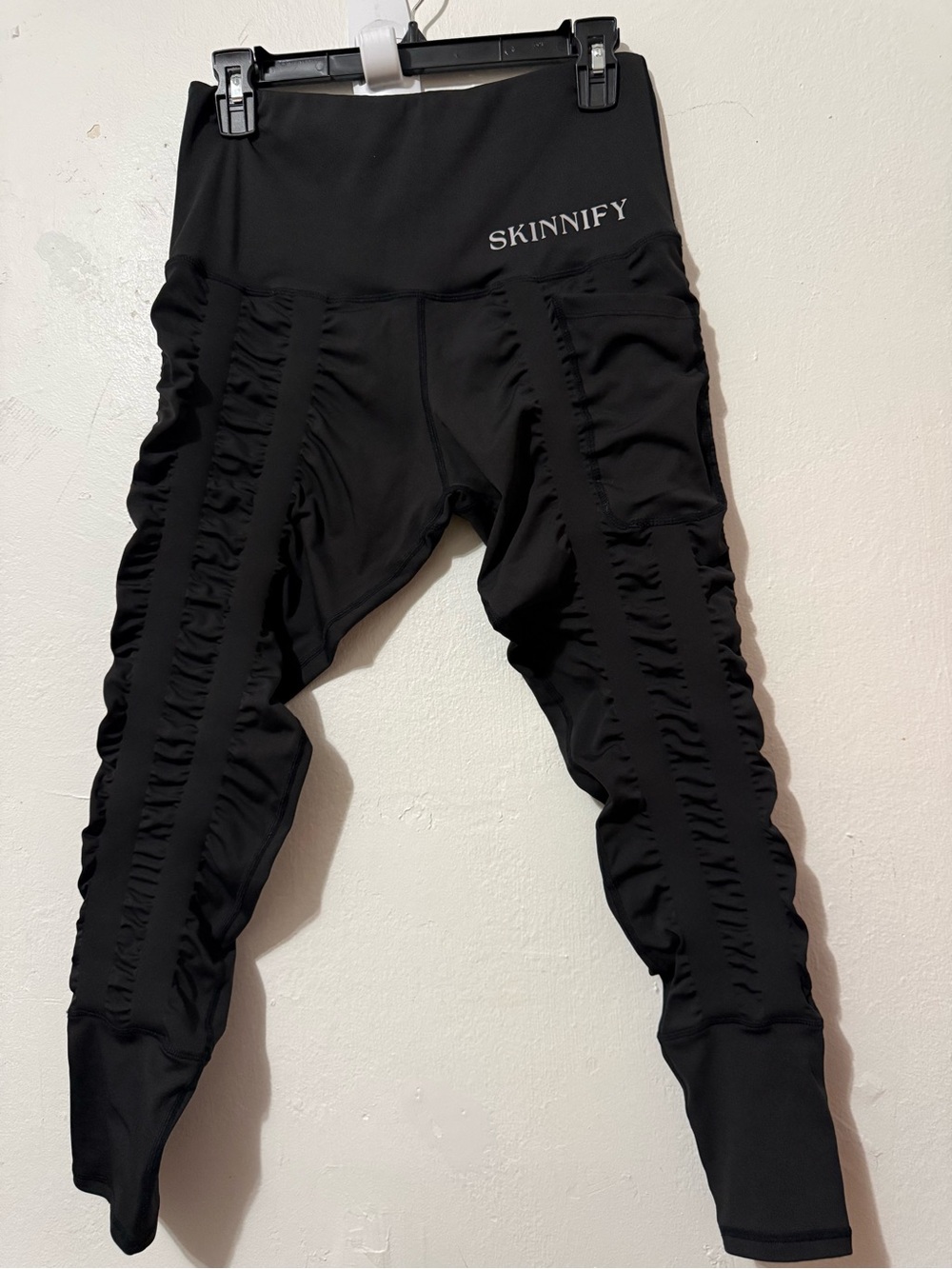 Skinnify Black Resistance Band Leggings Size M Ruched Detailing Tones and Sculpt